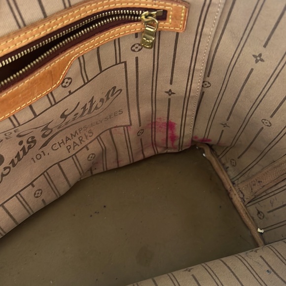 Louis Vuitton Neverfull MM - Picture 10 of 14